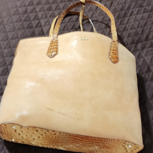 Brahmin Tote - Picture 5 of 9